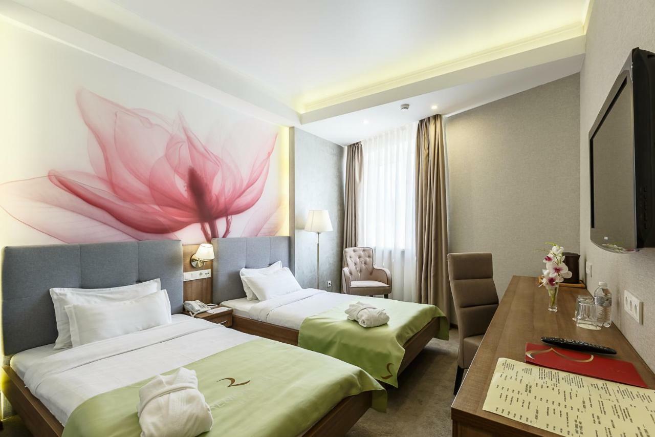 Renion Hills Hotel Almati Kültér fotó
